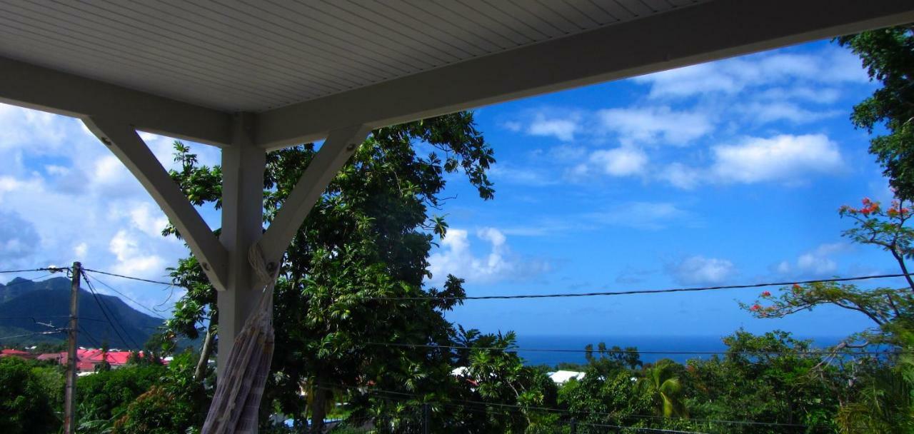 Or Bleu-Bungalow Volcan Soufriere-Vue Sur Mer 圣克洛德 外观 照片