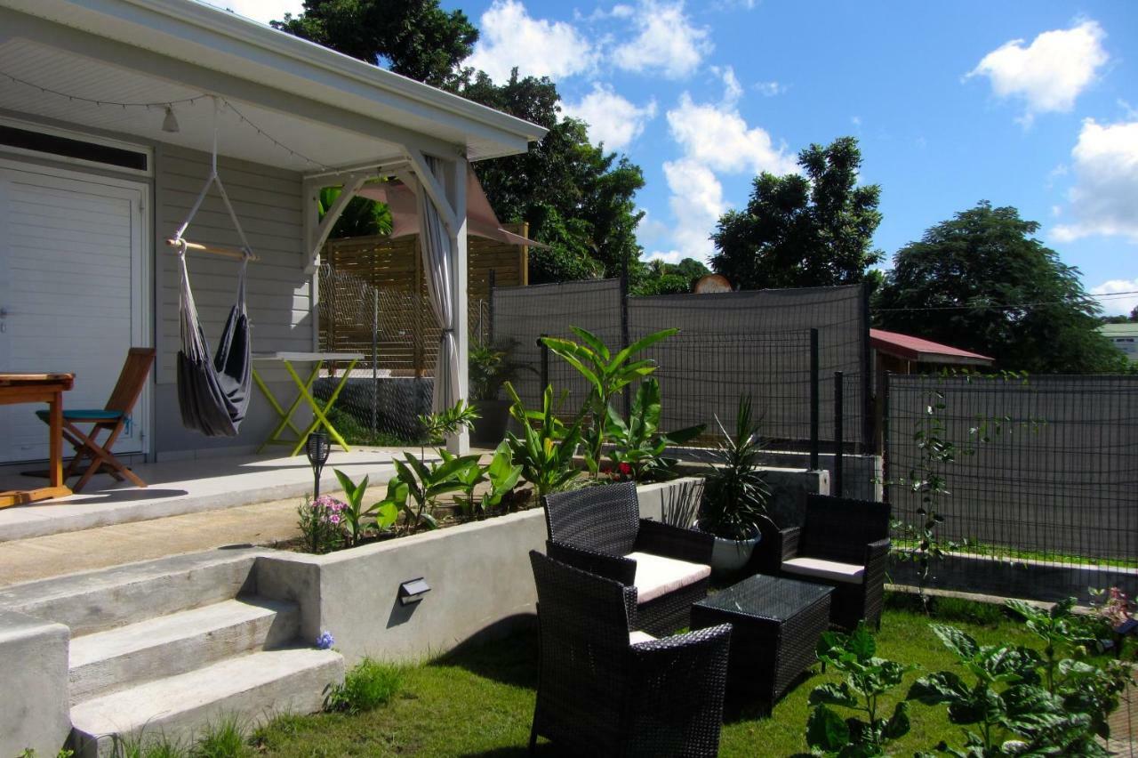 Or Bleu-Bungalow Volcan Soufriere-Vue Sur Mer 圣克洛德 外观 照片